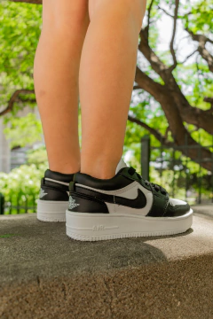 Jordan low blanco y negro kids