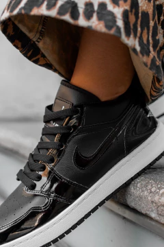 Jordan low negras charol - La Oportunidad