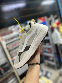 Vans ultraranger IMPORTADA beige - comprar online