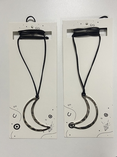 Collar Moon en internet