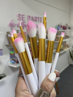 Set de 10 brochas + estuche :) - comprar online