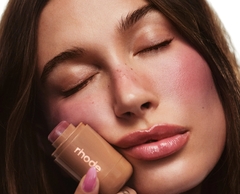 Imagen de rhode POCKET BLUSH SLEEPY GIRL
