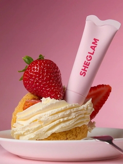 SHEGLAM Crystal Glaze Moisturizing Lip Care - Strawberry milk - Select Beauty Argentina