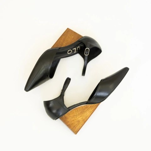 Scarpin Chiara em Couro - Preto
