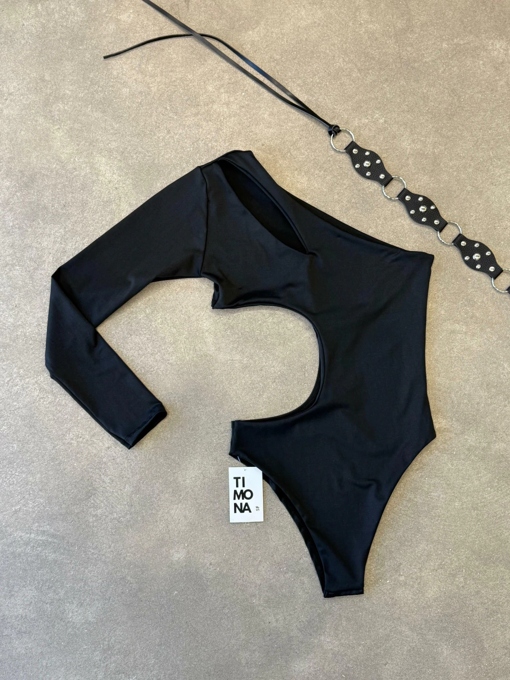 Body asimetrico y abertura MIYERA