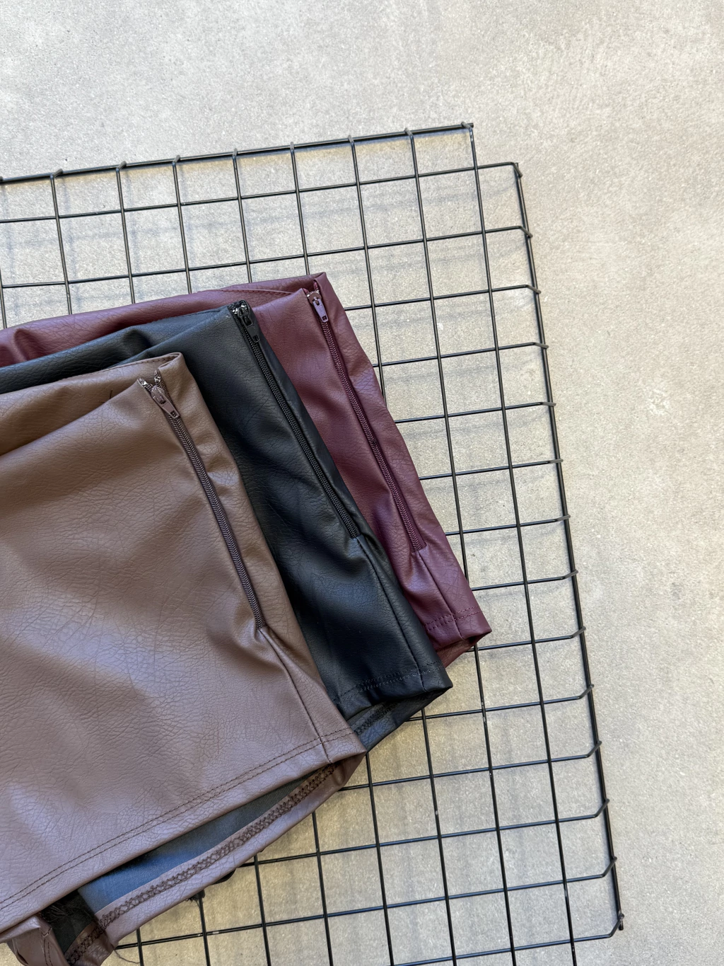 Short tiro bajo cuerina mate DIESSEL