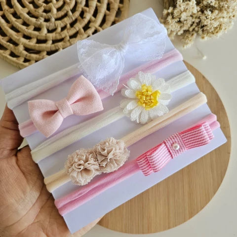 Kit 5 lacinhos bebê / Faxinha Maternidade / Tiarinha para enxoval / kit primeiros laços - comprar online