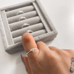 Anel Mini Coração Cravejado