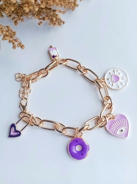 Pulseira rosquinha e corações