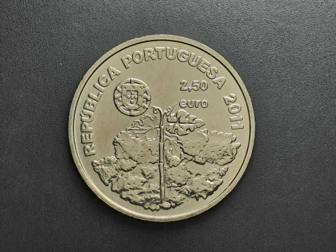 Portugal, 2,5 Euros, 2011, FC, Comem. Patrimônio Mundial da UNESCO - Paisagem da Cultura da Vinha da Ilha do Pico em Açores, cuproníquel, 28mm - comprar online
