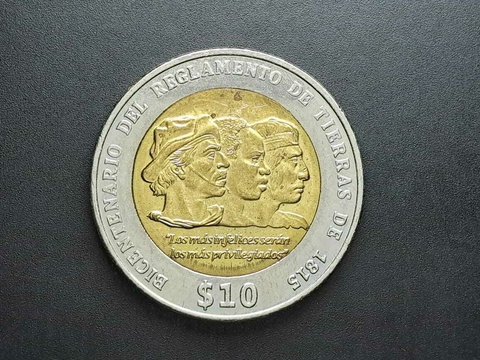 Uruguai, 10 pesos, 2015, Sob/FC, Comem. 200 anos regulamento das terras, bimetálica, 28mm