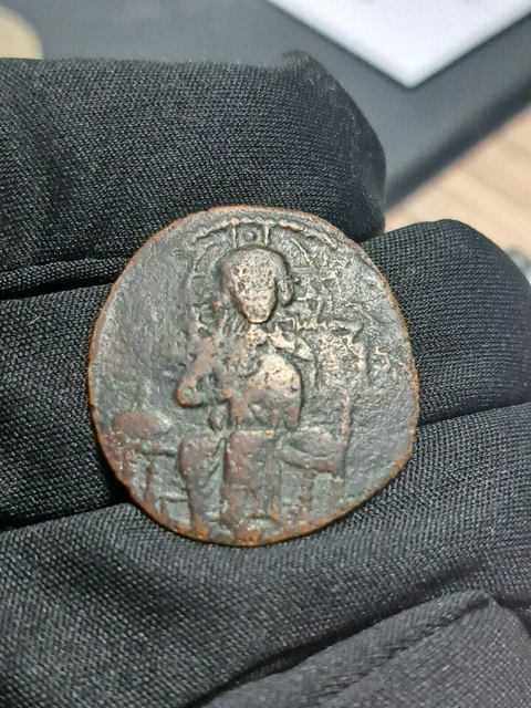 Império Bizantino, Anônimo (atribuído a Constantino IX), cunhado em Constantinopla entre 1042-1055, cobre, 5,8gr, 26x28mm - comprar online