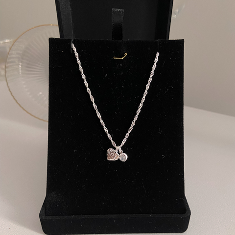 COLAR CHOCKER AMULETO COM MINI CRISTAL PRATA - comprar online