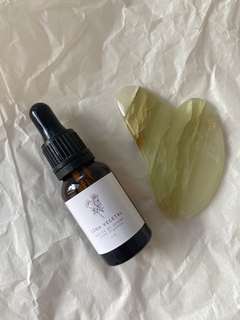PROMO Gua Sha Corazón + Aceite de Jojoba Orgánico de 15 ml