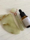 PROMO KIT GUA SHA NUBE + MINI ROLLER PIEDRAS ÓNIX + ACEITE DE JOJOBA DE 15 ml
