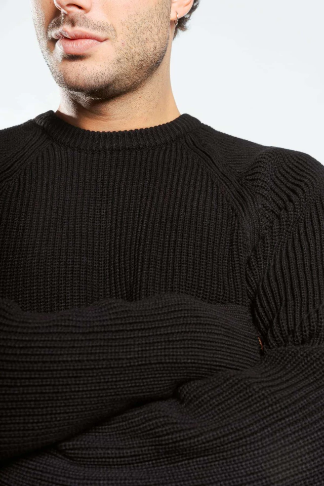SWEATER WATERLOO RANGLAN BLACK — imagen 2