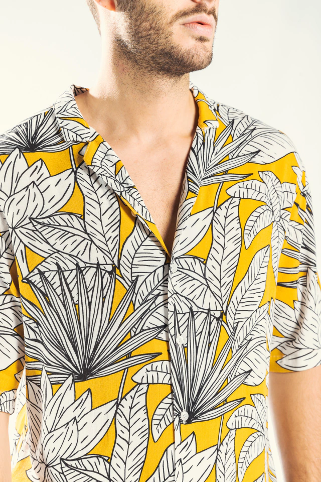 CAMISA M/C LEAVES LINO CAMEL — imagen 4