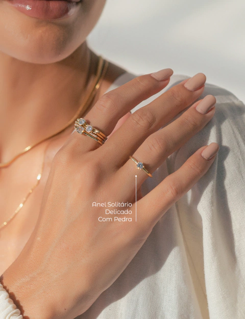 Anel Solitário Delicado Com Pedra
