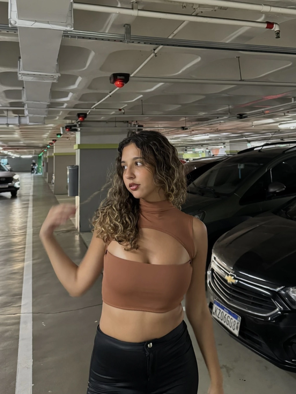 Top Julia Marrom