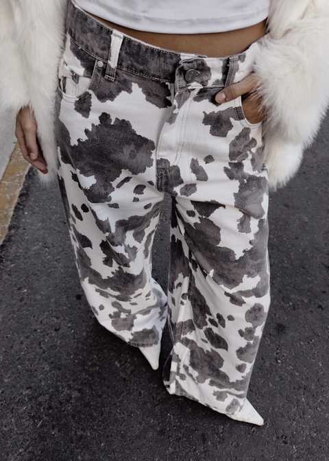 Wide leg cow- isostasia - comprar online