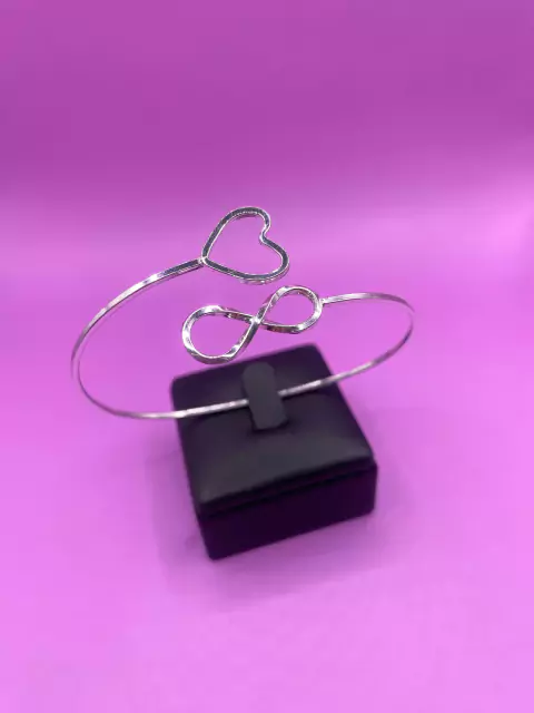 BRACELETE CORAÇÃO E INFINITO
