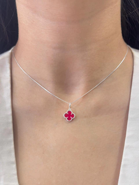 GARGANTILHA TREVO VERMELHO