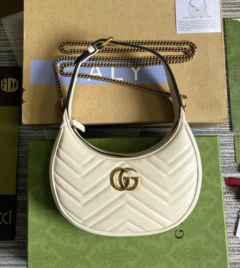 Bolsa Gucci GG Marmont Meia Lua Branca Italiana