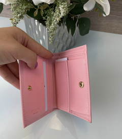 Carteira Prada de Couro Saffiano Rosa Pequena Italiana - comprar online