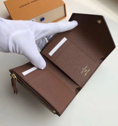 Carteira Louis Vuitton Victorine Monogram Marrom Italiana na internet