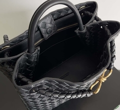 Bolsa Bottega Veneta Andiamo Preta Média Italiana na internet