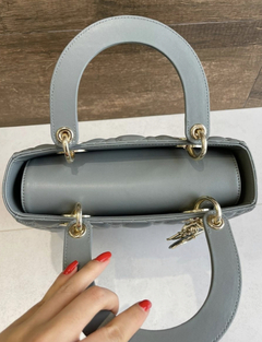 Bolsa Lady Dior Média Cinza Italiana - loja online