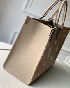 Bolsa Louis Vuitton Onthego MM Monogram Bege Italiana - Romaly Grifes