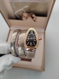 Relógio Bulgari Serpenti Dourado e Prata com Fundo Preto e Brilho Duas Voltas taliana