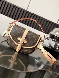 Bolsa Louis Vuitton Saumur BB Italiana