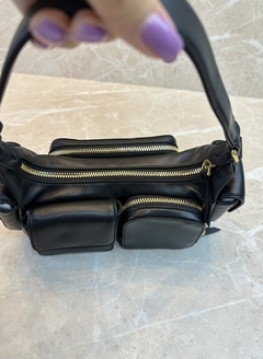 Bolsa De Ombro Miu Miu Preta Italiana na internet