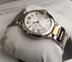 Cartier Ballon Bleu Prata e Dourado com Fundo Branco Italiana - comprar online