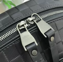 Mochila Louis Vuitton Michael Preta Italiana na internet