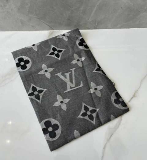 Echarpe Louis Vuitton Monogram Cinza Escuro Italiana