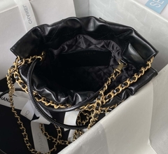Bolsa Chanel 22 Pequena Preta Italiana na internet