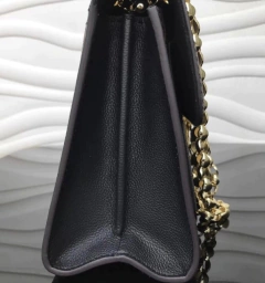 Bolsa Louis Vuitton Victoire Preta Italiana na internet