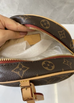 Bolsa Louis Vuitton Boite Chapeau Monogram Italiana - Romaly Grifes