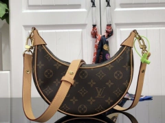 Bolsa Louis Vuitton Loop Monogram Italiana na internet