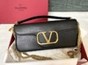 Bolsa VLTN Locò Shoulder Preta Italiana