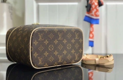 Frasqueira Bolsa Nice Louis Vuitton Monogram Italiana na internet