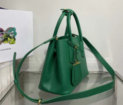 Bolsa Prada Double Mini Verde Italiana na internet