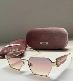 Óculos Miu Miu Italiana - comprar online