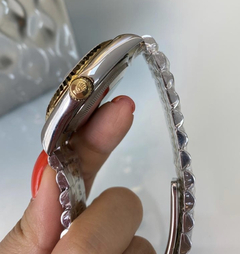 Imagem do Relógio Rolex 36mm Prata e Dourado com Fundo Madre Pérola e Brilho Italiana