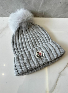 Gorro de Tricô Moncler Cinza Italiana
