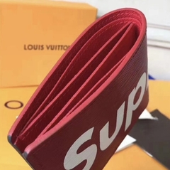 Carteira Louis Vuitton Supreme Vermelha Italiana na internet