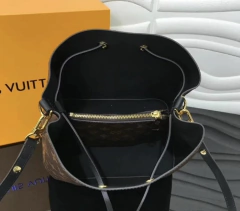 Bolsa Louis Vuitton Neonoé Preta Monogram Italiana - loja online